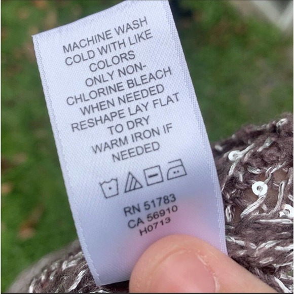 Talbots XL soft white mock neck Quilted patterned soft warm Faux Fur sweater - Picture 7 of 8